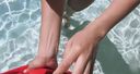 허리로 에로틱한 귀여운 라틴계 미녀와 수영장에서 POV 섹스