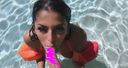 허리로 에로틱한 귀여운 라틴계 미녀와 수영장에서 POV 섹스