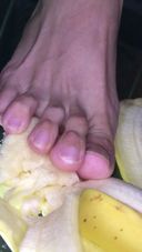 【縦動画】美足女子の食べ物クラッシュ※バナナ※正面 もえ① FETK00466