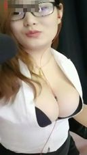 masturbation by a fiercely erotic plump goddess with glasses and huge breasts looks like an education mom is burned into the hippocampus! !!