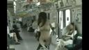 【曝光】在火車上穿裙子暴露裸體的姐姐