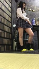 撮影会のために私服から制服へと着替えるJ● FETK00621