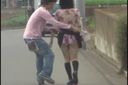 可愛いお姉さんのパンティは好きですか？　めくってごめんね　走って逃げる鬼畜映像　スカートめくりダッシュ