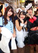 ハロウィンのコスプレギャル