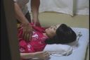 Onsen town master [Young wife target] Guest room massage Obscene act posted video. 02