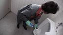 【Gonzo】Gonzo with the lady cleaning the toilet