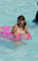 vol116 - Big Bikini Girl Playing in the Pool! The big breasts that shake are amazing! 【Photo&amp;amp; MP4Movie] Re-edited slow playback recording