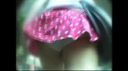 【ギャルのパンチラ】ピンク水玉スカートのムチムチ彼女