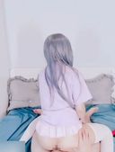 An amateur smartphone individual shot that is about to moe on a round ass that encourages a silver-haired moe type girlfriend who is immersed in the game to do naughty acts and have her footjob and back cowgirl!