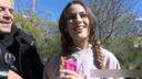 세계적으로 유명한 새그 ○ 다 팔리아 앞에 서있는 활 유럽 미녀를 헌팅하고, 매직 미러 트럭에 초대하고, 돈을 위해 협상하고, 하메 촬영 0시켜 줄 가능성도 있습니다! 스페인어 작품!
