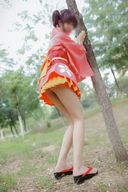 【ZIP compatible】Fair-skinned, neat and clean S-class beautiful girl is exposed outdoors in a glossy yukata
