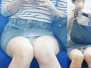 Beautiful legged denim sister's panties exposed to sunlight Train face to face