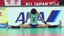 A famous volleyball player's open-legged stretch ~~~ ( ;∀;)