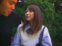 (None) 【Old Famous Beautiful Girl】 ★★ Yaka Tsutsumi A female student is meeting a man's penis in the park