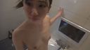 [Amateur individual shooting] Slender beautiful girl saffle and flirting in the bath ☆ Close-up shot of changing clothes & Jupopero periscope ♪