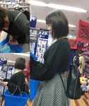 【Chikan】Cute big who are crazy about choosing goods
