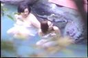 【隠し撮り】【風呂】開始3分の女子二人組！マン毛丸出しでお互いの体触りあってます！レズか？