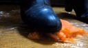 【페티쉬 동영상】 G컵 큰 가슴 미녀가 맨발로 좋아하는 쇼트 부츠로 짓밟는다!