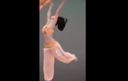 【おっぱいポロリ】女子大生ダンサーが学園祭のダンスコンテストでハプニング！