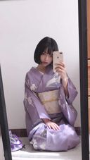 셀카 의상 아름다운 소녀 화려한 일본 옷과 몸