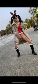 [Married woman amateur masturbation training without worrying about people's eyes from noon] Exposed public masturbation while being watched by passers-by in the park Aofuck raw saddle SEX After taking a walk covered in facial semen Santa Cos Smartphone shooting