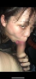 [Married woman amateur in the car Ejaculation in the mouth] instruction from the master while driving To the back of the throat without worrying about people in the parking lot Ejaculation in the mouth as a reward Smartphone shooting Cuckold