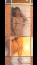 『モザ無』ラブホの天井に設置されているミラーに映し出される淫らな熟した身体の奥様を撮影！オマンコをイジられ舐められズッコンバッコン！これもこれで興奮するシチュエーション！『14分18秒』