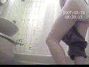 『모자무』 날씬하고 예쁜 아내의 목욕 장면을 몰래 촬영하는 변태 남편! 촬영되고 있는 것을 전혀 눈치채지 못하고 평소처럼 샤워를 하는 음란하고 스타일 좋은 부인! "07분 47초"