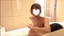 [最後臉上的水] 在巨大的射精后噴射 Shona-chan 和超然的粘糊糊的 在浴缸裡和一個男人的噴射射精后飛得非常厲害！
