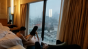 ★ Overseas uncensored ★ 《Amateur post》A neat and naughty black haired ♡ amateur beauty who can be seen from the window is a fierce standing back! !!
