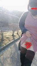 【女装】野外露出　公園でノーパン散歩　ベンチM字でオナ
