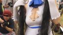 公然ワイセツ！完全に露出狂！コスプレイベントで乳首乳輪丸出しのまま撮影されてしまったコスプレイヤー