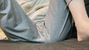 Amateur OL's smartphone self-portrait masturbation Holiday lower body in relaxing room wear