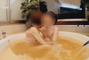 【業餘】日本業餘情侶在按摩浴缸裡調情