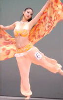 ダンスコンテストでまさかのポロリ・・　美人Gカップダンサーが、観客に見られながらも踊りつづける( ;∀;)