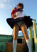 [Amateur posted video] I was taken out to the ocean by a fishing boat and and covered in sperm ◆ No main story line of sight [# 001: Petit exposure in the sailor suit car, naked exposure in the ocean]