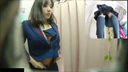 セーラー服の女性が試着室で下着を試着！完全隠し撮りに成功！