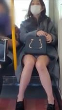 [隱藏的相機/分類]在火車上偷偷拍攝坐在她面前的女人的內衣 限量150