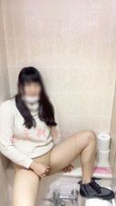 Even though it's a cram school, I was and masturbated in the toilet of the cram school (>_<)