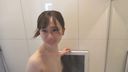 【業餘】到酒店有一個非常可愛的美麗女孩！ 在浴缸裡調情 ♡