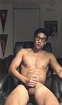 Get the masturbation ejaculation that that popular handsome model showed in chat!