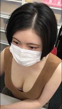 【Miyuki-chan (4)】Cleavage of big breasts of subordinates working [In-house shooting]