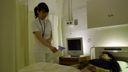 Married woman nurse Nanami (25 years old) retaliates in the examination room against a sexual harassment patient who helped her masturbate ...