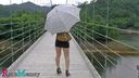 Wear a micro mini skirt and go to the suspension bridge [Original]