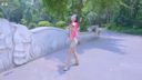 中国美熟女　バイパン熟女露出オナニー (10) ※植物園で潮吹き