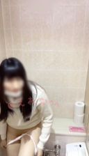 Even though it's a cram school, I was and masturbated in the toilet of the cram school (>_<)