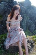 [Amateur posted video] A female college student who is a photo session model ignited her erotic soul with continuous facial cumshots and instant measures! ◆ No line of sight [Part.1: Changing clothes in the car → taking portraits by the sea]