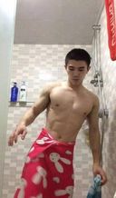 S-class model!!︎ Famous gymnast Shunta-kun with super muscles and beautiful skin is 22 years old! Pure white sperm flies from the swollen glans in a bun!