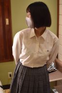 【合法学園】広〇すず似の明○大生かなちゃん①　着慣れた制服で人生初撮影