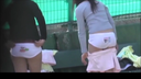 テニス場での着替え！田舎のテニス場内で着替える女子2人を隠し撮り！